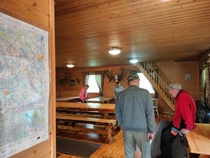 Siivoustalkoot ikkunan pesun , perus siivouksen merkeissä( Miia,Jukka , Heikki ja Siskot). 